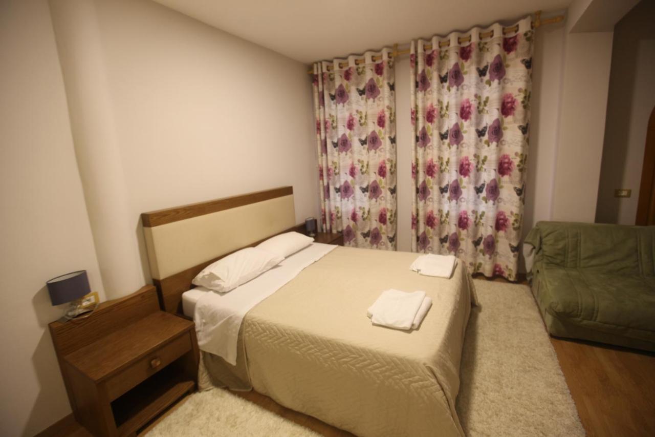 Hotel Sofo Dukat Buitenkant foto