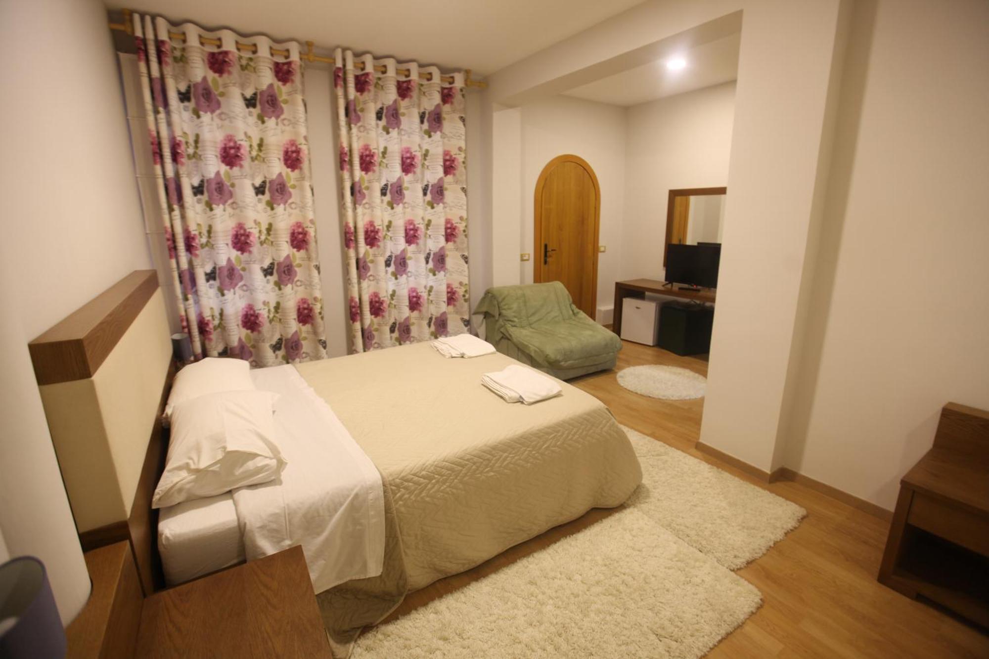 Hotel Sofo Dukat Buitenkant foto