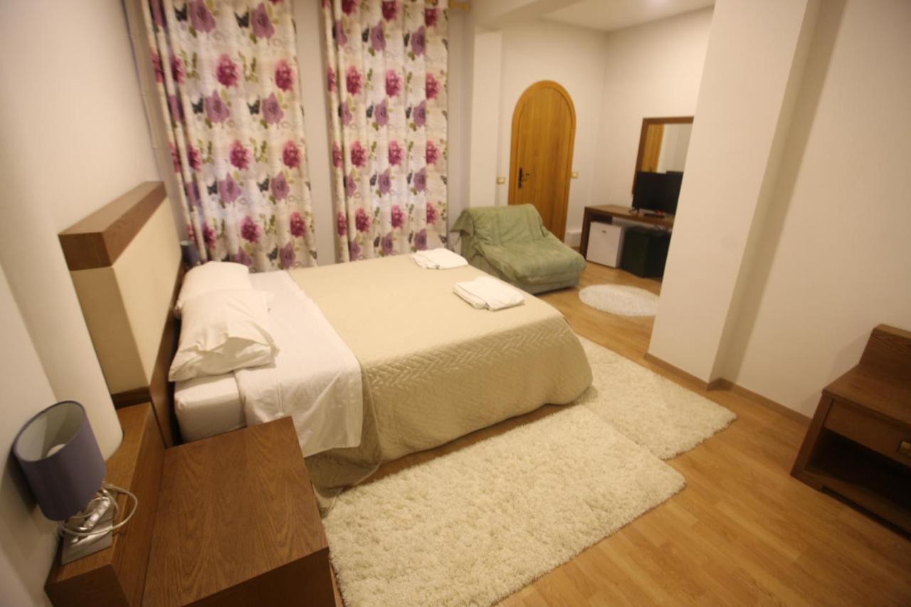 Hotel Sofo Dukat Buitenkant foto