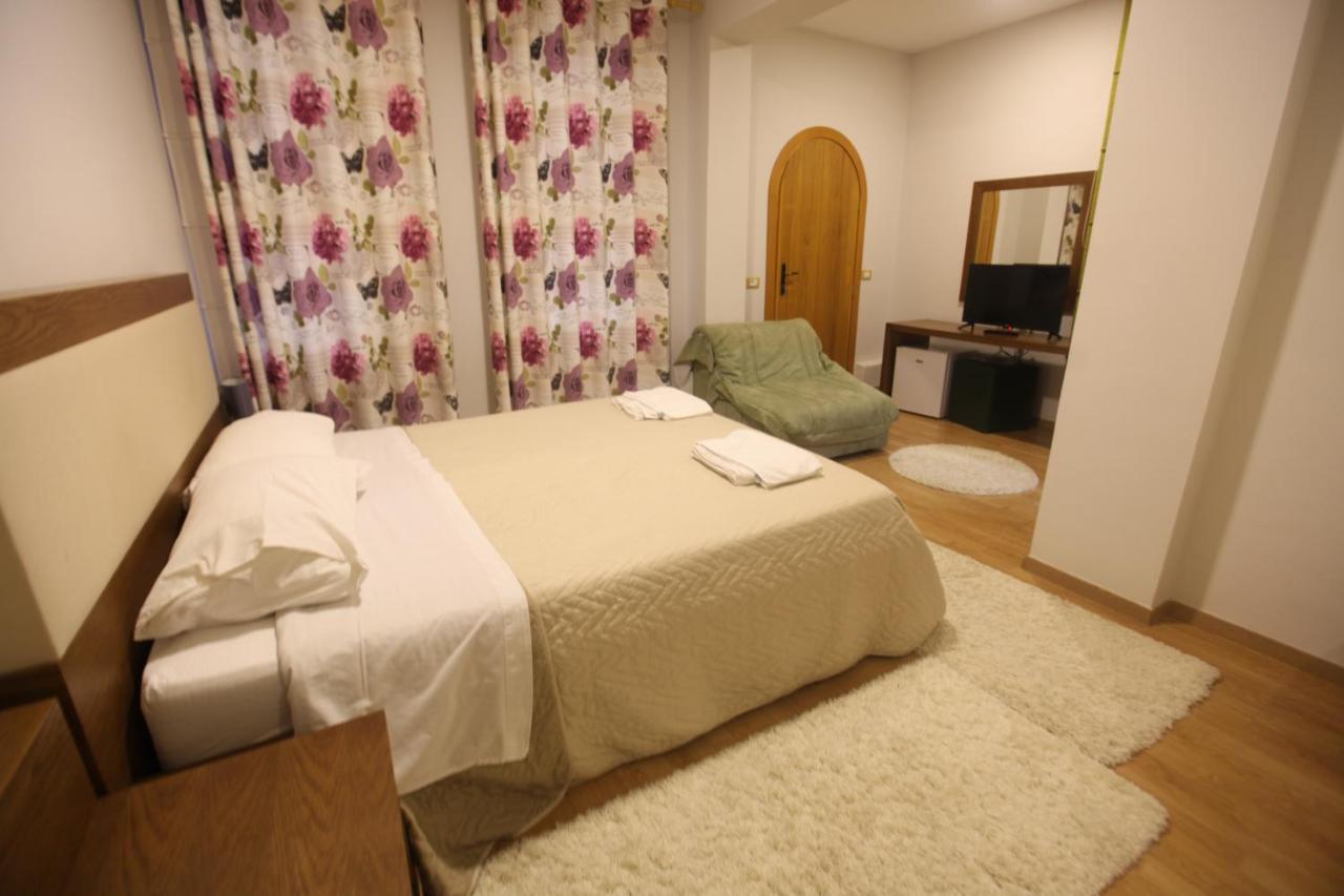 Hotel Sofo Dukat Buitenkant foto