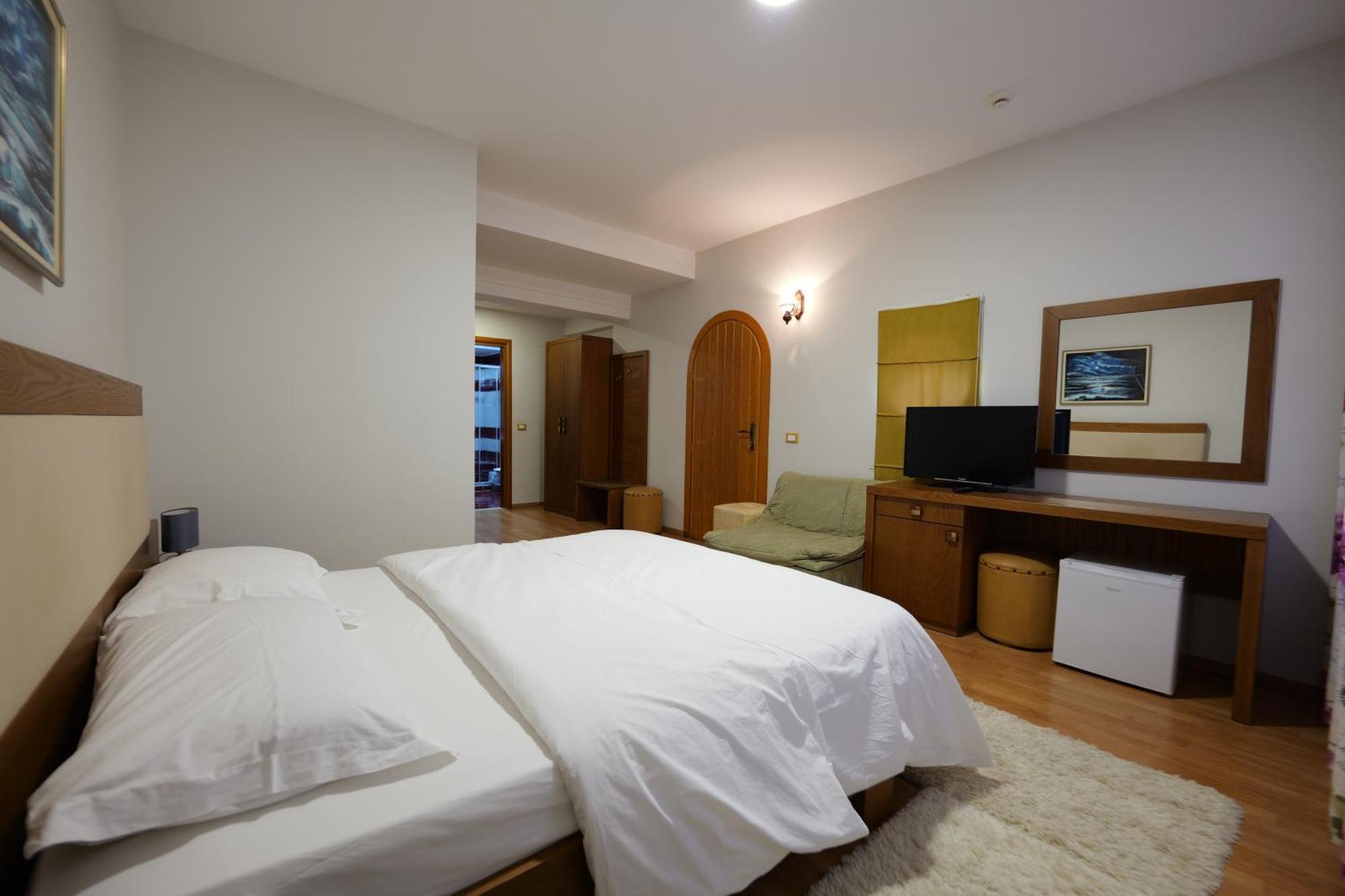 Hotel Sofo Dukat Buitenkant foto