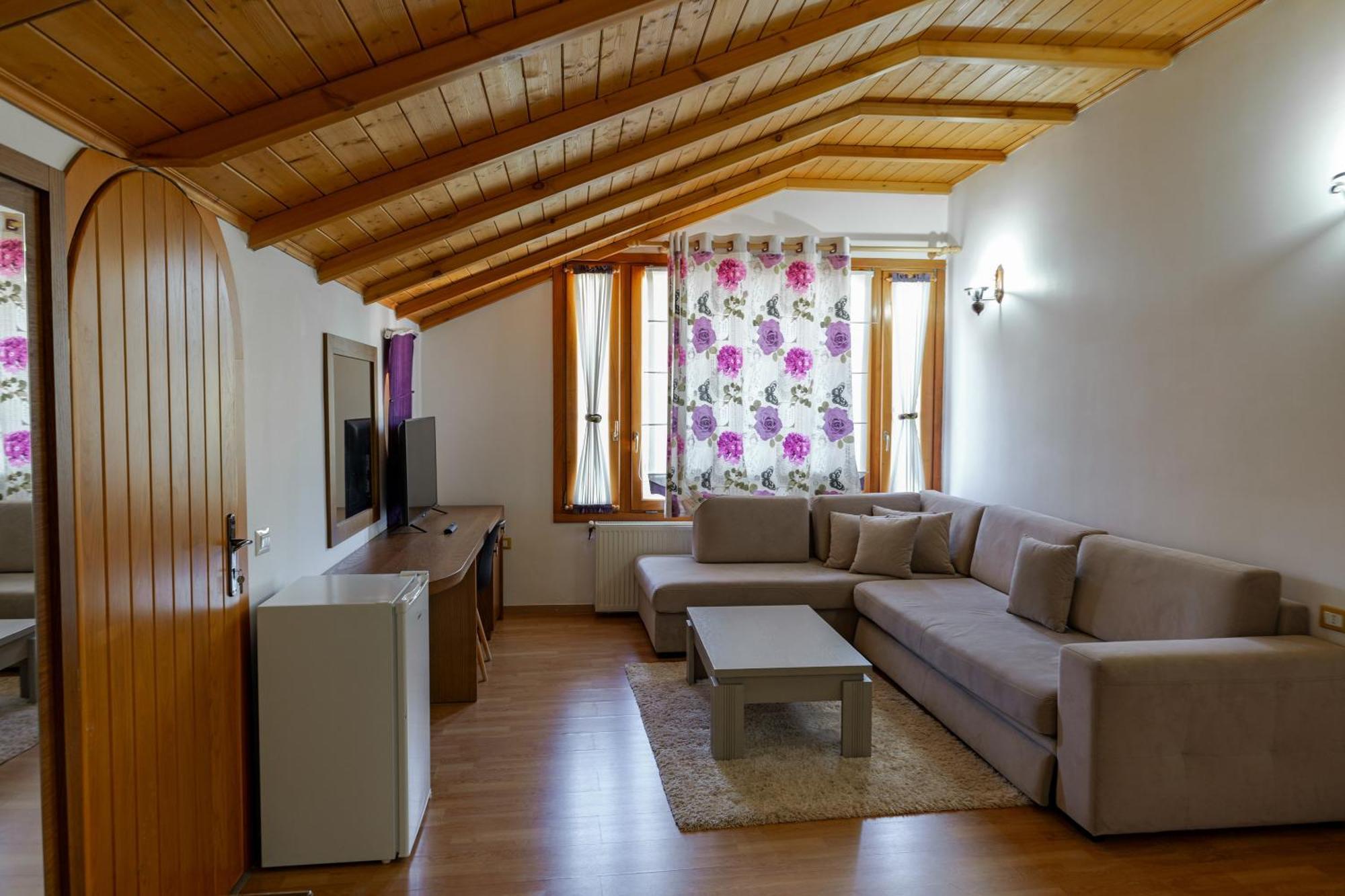 Hotel Sofo Dukat Buitenkant foto